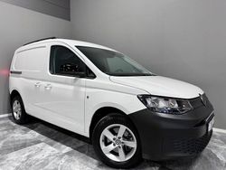 Vit Begagnad 2023 VW Caddy Minibuss | 269 900 kr (Superpris)