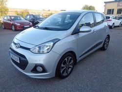 Silver Begagnad 2016 Hyundai i10 Premium Halvkombi | 54 900 kr (Marknadspris)