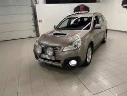 Ljusbrun Begagnad 2013 Subaru Outback SUV | 99 000 kr (Marknadspris)