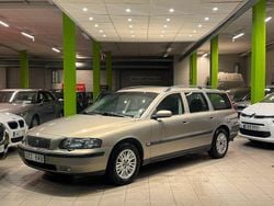 Ljusbrun (brun) Begagnad 2004 Volvo V70 Business Edition Kombi | 34 900 kr (Marknadspris)