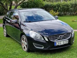 Svart Begagnad 2011 Volvo V60 Kombi | 83 000 kr (Marknadspris)
