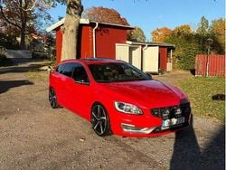 Röd Begagnad 2014 Volvo V60 Momentum Kombi | 138 000 kr (Marknadspris)