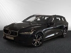 Svart Begagnad 2020 Volvo V60 R-Design Kombi | 309 900 kr (Superpris)