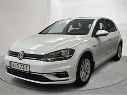 Vit Begagnad 2018 VW Golf VII | 150 000 kr