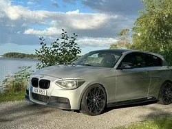 Silver Begagnad 2013 BMW M135 Sport Line Halvkombi | 210 000 kr (Bra pris)