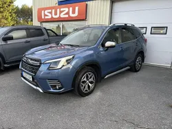 Blå (horizon blue metallic) Begagnad 2023 Subaru Forester Active SUV | 349 500 kr (Marknadspris)