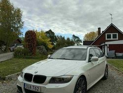 Vit Begagnad 2009 BMW 330 Comfort Edition Kombi | 147 000 kr (Dyr)