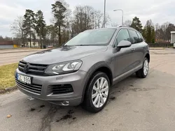 Ljusgrå Begagnad 2010 VW Touareg SUV | 114 900 kr