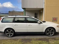 Vit Begagnad 2010 Volvo V70 Kombi | 60 000 kr (Dyr)