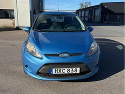 Blå Begagnad 2009 Ford Fiesta Trend Halvkombi | 28 000 kr (Bra pris)