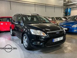 Svart Begagnad 2010 Ford Focus Platinum Kombi | 47 900 kr (Marknadspris)