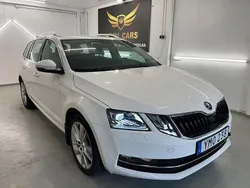 Vit Begagnad 2018 Skoda Octavia Kombi | 109 990 kr