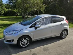 Grå Begagnad 2016 Ford Fiesta Halvkombi | 26 900 kr