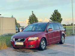 Röd Begagnad 2011 Volvo V50 Momentum Kombi | 60 000 kr (Marknadspris)