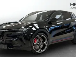 Svart (black) Ny 2025 Alfa Romeo Junior Veloce SUV | 552 800 kr