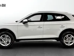 Glaciärvit metallic Begagnad 2023 Audi Q5 Advanced Plus SUV | 479 000 kr (Marknadspris)