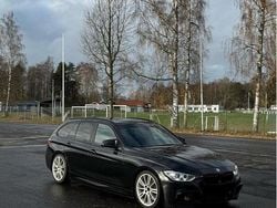 Svart Begagnad 2015 BMW 330 M Performance Kombi | 160 000 kr (Marknadspris)
