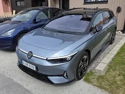 Blå Begagnad 2025 VW ID.7 GTX Sedan | 285 000 kr