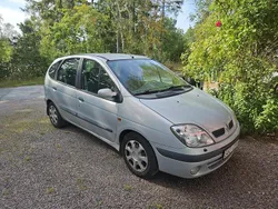 Grå Begagnad 2001 Renault Scénic Expression Minibuss | 11 000 kr