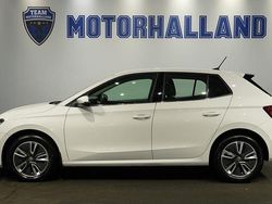 Vit Begagnad 2023 Skoda Fabia Halvkombi | 189 900 kr (Marknadspris)