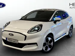 Vit (white) Ny 2025 Ford Puma Gen-E Halvkombi | 395 000 kr