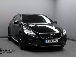 Svart Begagnad 2016 Volvo V40 CC Summum Kombi | 154 900 kr (Lite dyr)