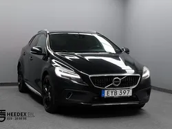 Svart Begagnad 2016 Volvo V40 CC Summum Kombi | 154 900 kr (Lite dyr)