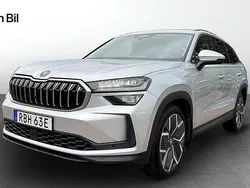 Silver (brilliant silver metallic) Begagnad 2024 Skoda Kodiaq Selection SUV | 499 900 kr (Bra pris)