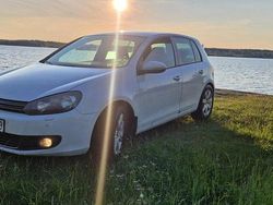 Vit Begagnad 2010 VW Golf VI Halvkombi | 30 000 kr (Superpris)