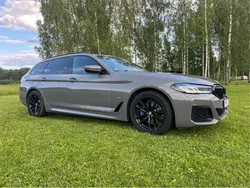 Grå Begagnad 2021 BMW 520 M Sport Kombi | 310 000 kr (Dyr)