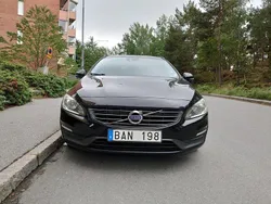 Svart Begagnad 2014 Volvo V60 Kinetic Kombi | 87 000 kr (Marknadspris)