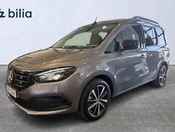 Grå Begagnad 2023 Mercedes EQT200 Minibuss | 355 000 kr