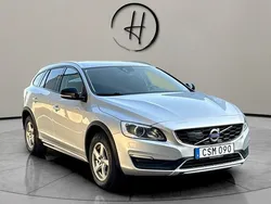 Silver Begagnad 2017 Volvo V60 CC Standard Kombi | 179 900 kr (Marknadspris)