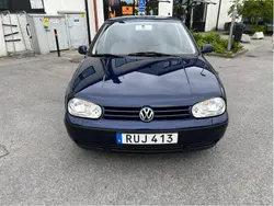 Blå Begagnad 2001 VW Golf IV Basis Halvkombi | 27 990 kr (Lite dyr)