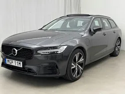 Grå Begagnad 2023 Volvo V90 Plus Kombi | 429 900 kr (Marknadspris)