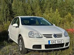 Vit Begagnad 2008 VW Golf Halvkombi | 44 000 kr (Marknadspris)