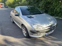 Grå Begagnad 2002 Peugeot 206 CC Cab | 16 500 kr (Bra pris)
