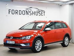 Röd Begagnad 2016 VW Golf Alltrack Kombi | 169 800 kr (Marknadspris)