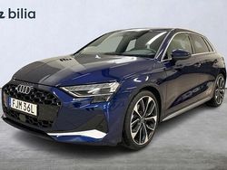 Mörkblå Begagnad 2024 Audi A3 Advanced Halvkombi | 389 000 kr