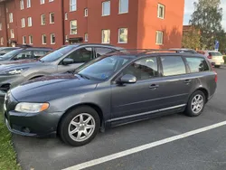 Grå Begagnad 2009 Volvo V70 Momentum Kombi | 45 000 kr (Marknadspris)