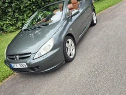 Grå Begagnad 2005 Peugeot 307 CC Sport Cab | 29 000 kr (Marknadspris)