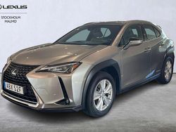 Ljusgrå (grå) Begagnad 2021 Lexus UX 250h SUV | 249 000 kr (Lite dyr)