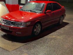Röd Begagnad 2002 Saab 9-3 Aero Halvkombi | 30 000 kr