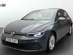 Grå (dolphin gray metallic) Begagnad 2020 VW Golf VII Life Kombi | 214 900 kr (Marknadspris)
