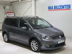 Mörkgrå (grå) Begagnad 2014 VW Touran Cross Minibuss | 109 000 kr (Marknadspris)