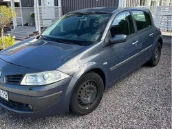 Grå Begagnad 2006 Renault Mégane II Halvkombi | 10 000 kr (Superpris)
