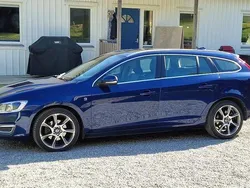 Blå Begagnad 2015 Volvo V60 Momentum Kombi | 129 000 kr (Marknadspris)