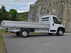 Vit Begagnad 2024 Peugeot Boxer Van | 490 000 kr