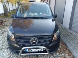 Grå Begagnad 2021 Mercedes Vito Van | 339 000 kr