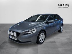 Grå Begagnad 2017 Volvo V40 Business Edition Halvkombi | 149 900 kr (Marknadspris)